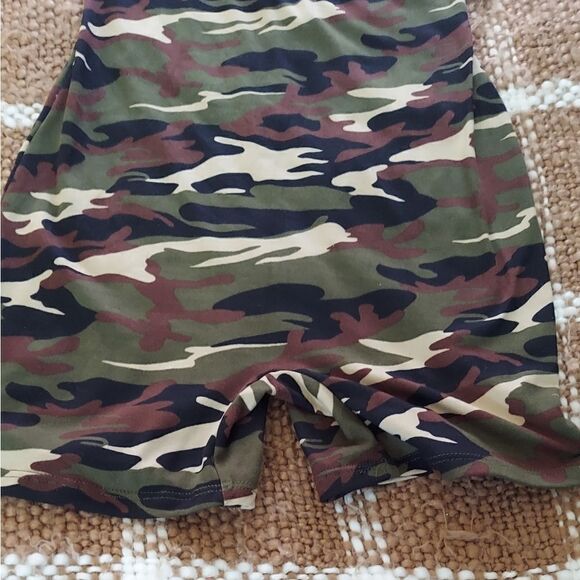 NWT CAMO ROMPER SHORTS Size S - Picture 3 of 6